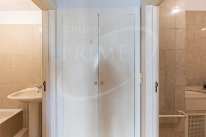 Apartamento T2 para Arrendamento em Aldoar, Foz do Douro e Nevogilde