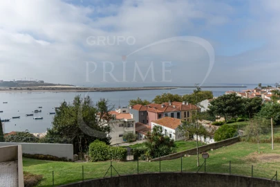 Apartamento T2 para Arrendamento em Aldoar, Foz do Douro e Nevogilde