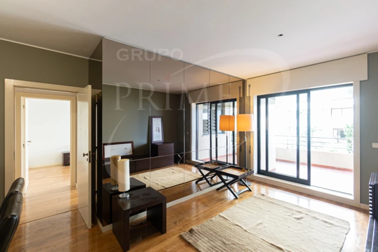 Apartamento T2 para Arrendamento em Aldoar, Foz do Douro e Nevogilde Foto 2