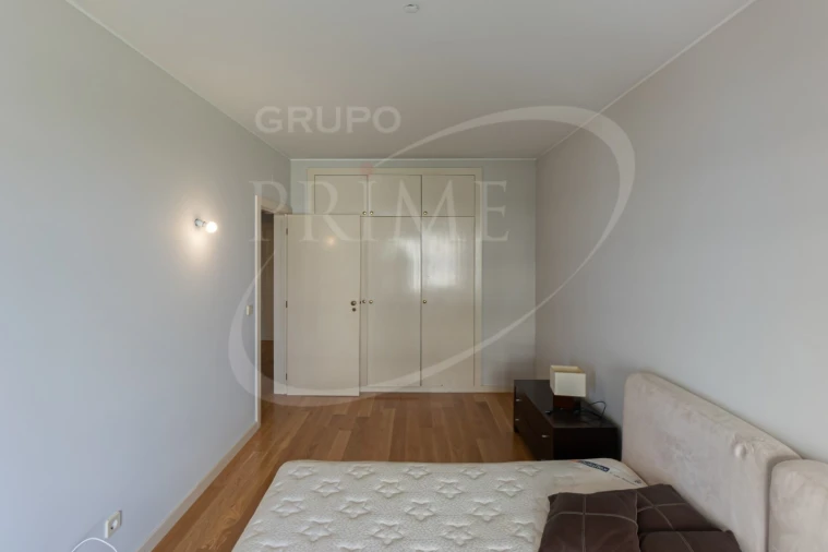 Apartamento T2 para Arrendamento em Aldoar, Foz do Douro e Nevogilde Foto 17