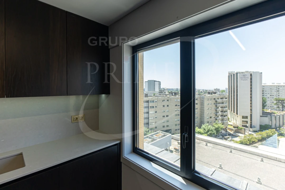 Apartamento T4 para Venda em Lordelo do Ouro e Massarelos Foto 2