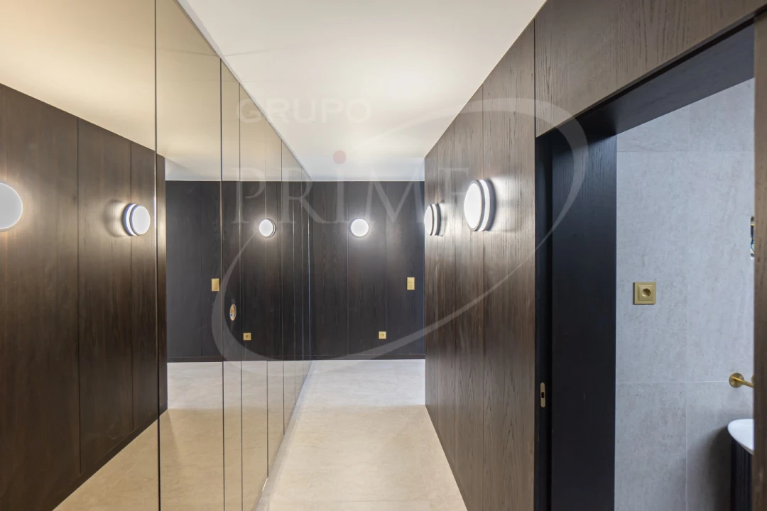 Apartamento T4 para Venda em Lordelo do Ouro e Massarelos Foto 4