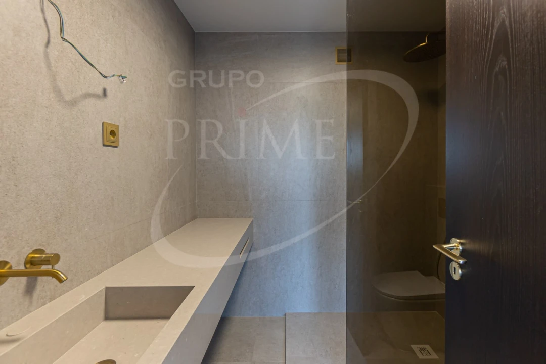 Apartamento T4 para Venda em Lordelo do Ouro e Massarelos Foto 17