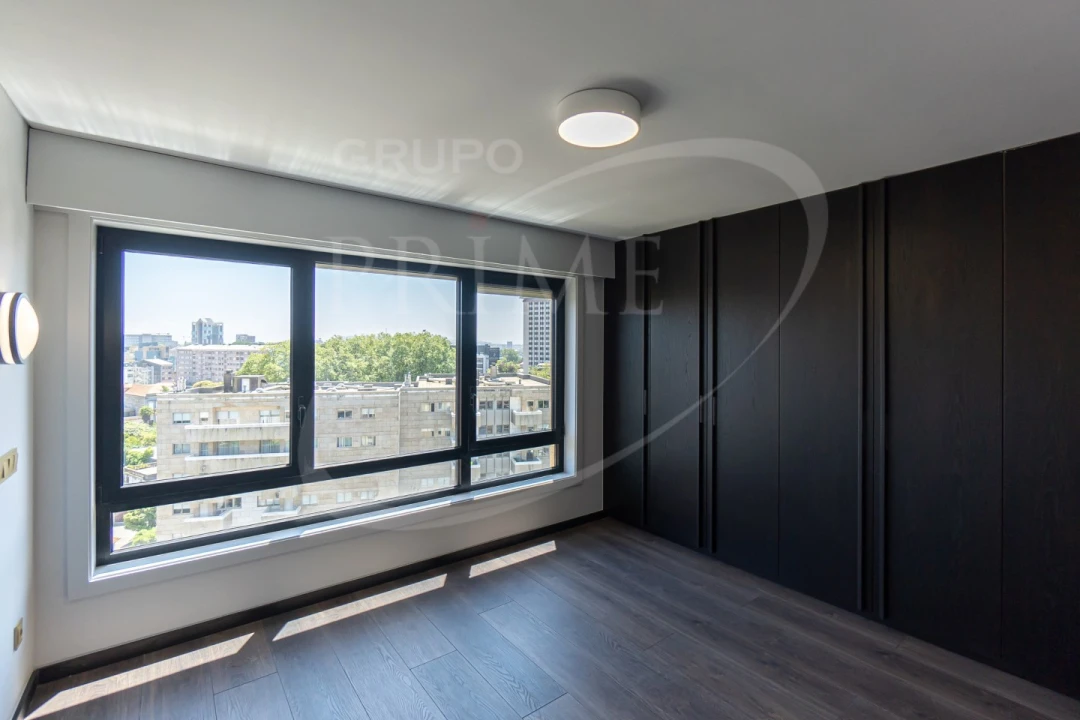 Apartamento T4 para Venda em Lordelo do Ouro e Massarelos Foto 18