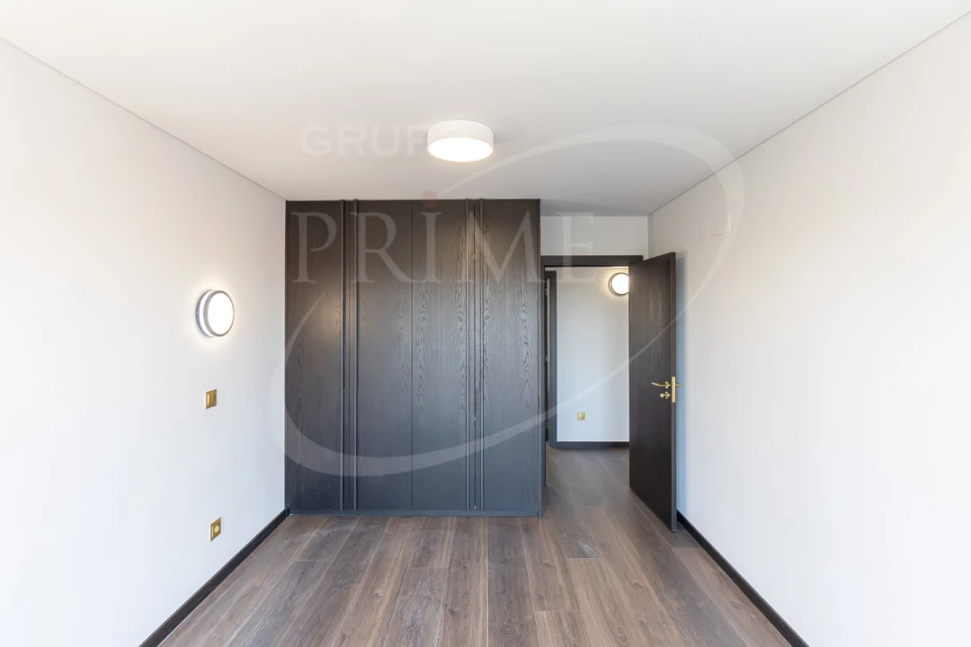 Apartamento T4 para Venda em Lordelo do Ouro e Massarelos Foto 21