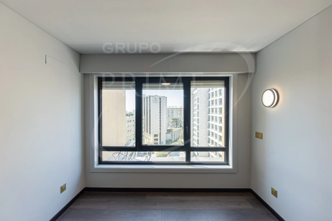 Apartamento T4 para Venda em Lordelo do Ouro e Massarelos Foto 26