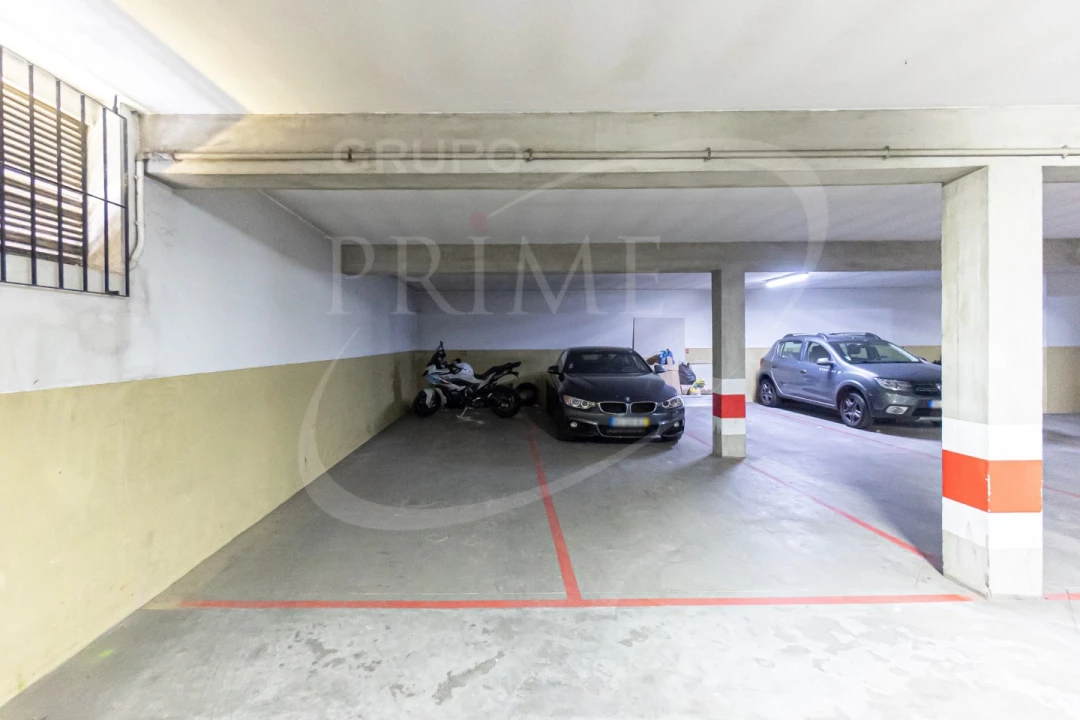 Apartamento T4 para Venda em Lordelo do Ouro e Massarelos Foto 32
