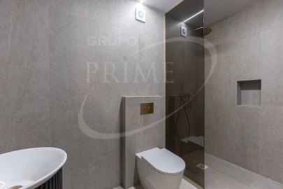 Apartamento T4 para Venda em Lordelo do Ouro e Massarelos