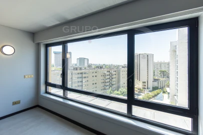 Apartamento T4 para Venda em Lordelo do Ouro e Massarelos
