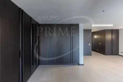Apartamento T4 para Venda em Lordelo do Ouro e Massarelos