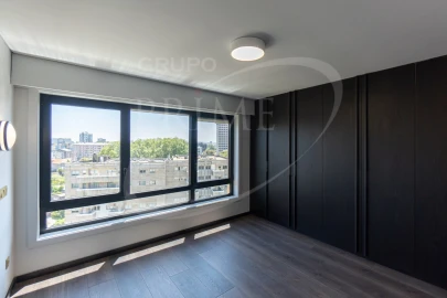Apartamento T4 para Venda em Lordelo do Ouro e Massarelos
