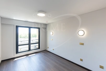 Apartamento T4 para Venda em Lordelo do Ouro e Massarelos