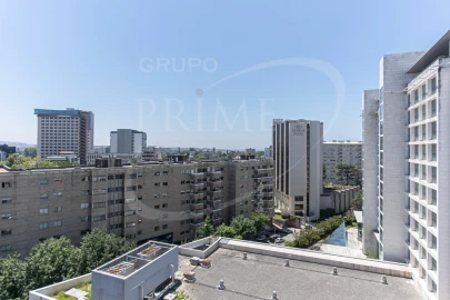 Apartamento T4 para Venda em Lordelo do Ouro e Massarelos