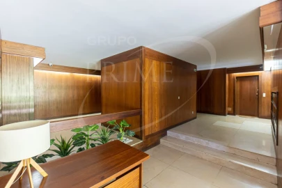 Apartamento T4 para Venda em Lordelo do Ouro e Massarelos