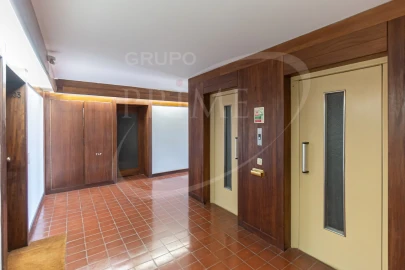 Apartamento T4 para Venda em Lordelo do Ouro e Massarelos