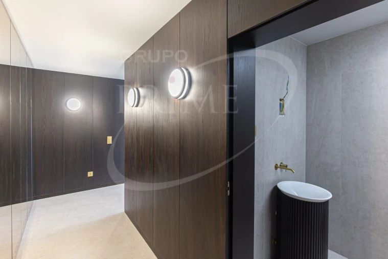 Apartamento T4 para Venda em Lordelo do Ouro e Massarelos Foto 5