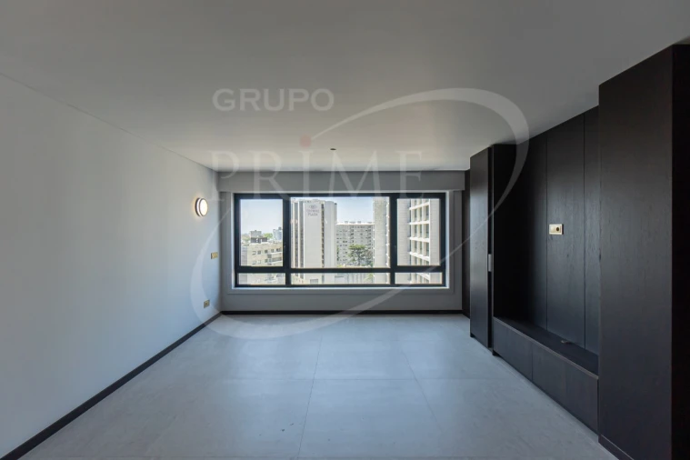 Apartamento T4 para Venda em Lordelo do Ouro e Massarelos Foto 9