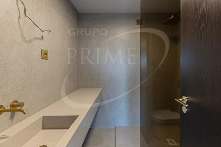 Apartamento T4 para Venda em Lordelo do Ouro e Massarelos Foto 17