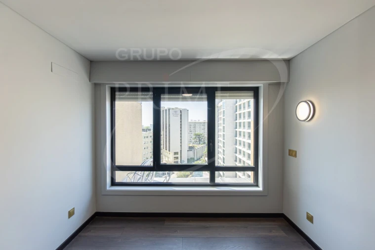 Apartamento T4 para Venda em Lordelo do Ouro e Massarelos Foto 26