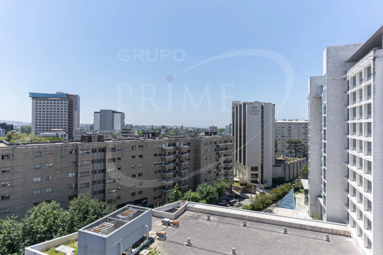 Apartamento T4 para Venda em Lordelo do Ouro e Massarelos Foto 28