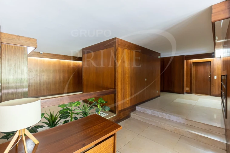 Apartamento T4 para Venda em Lordelo do Ouro e Massarelos Foto 30