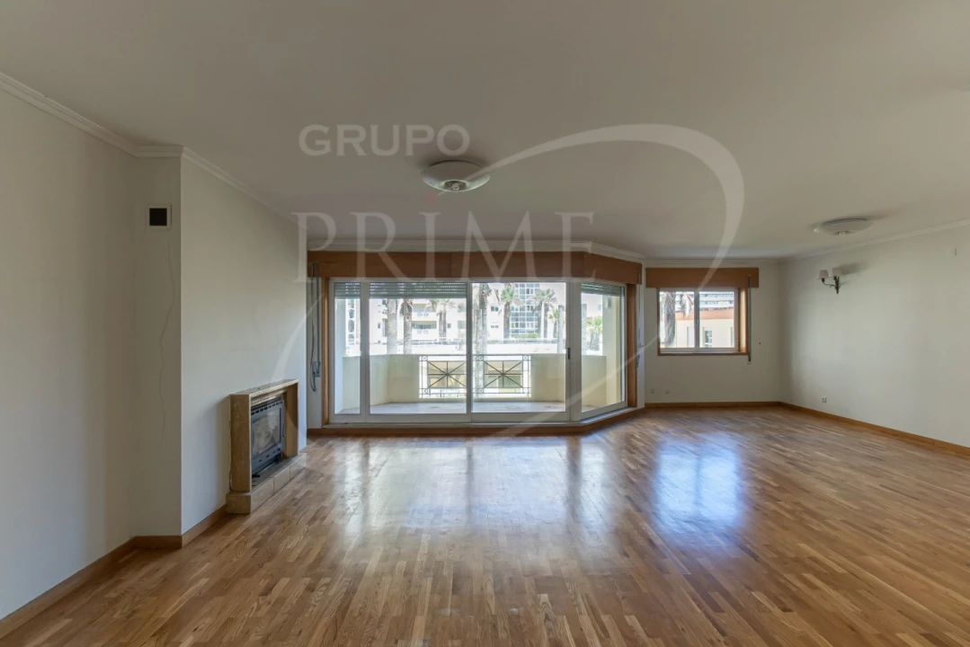 Apartamento T3 para Venda em Aldoar, Foz do Douro e Nevogilde Foto 3