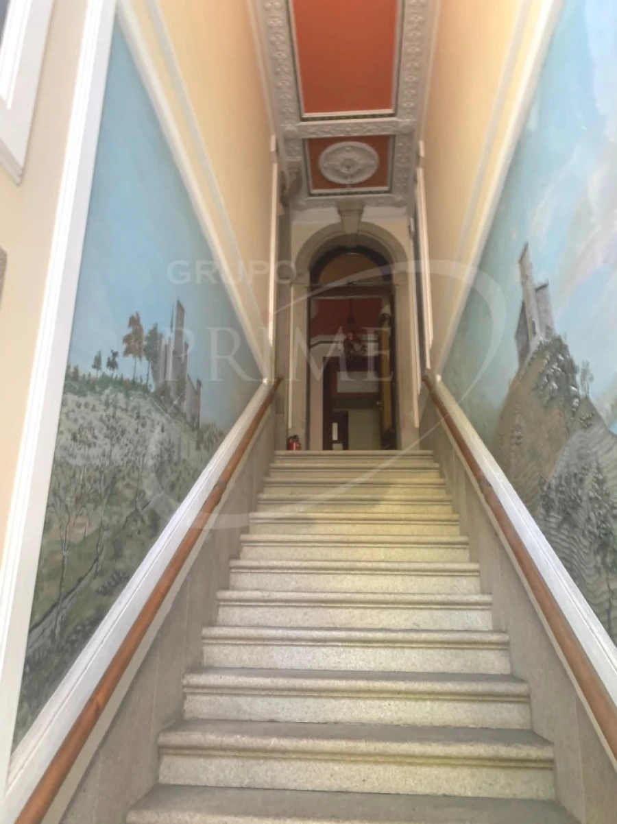 Prédio para Venda em Lordelo do Ouro e Massarelos Foto 3