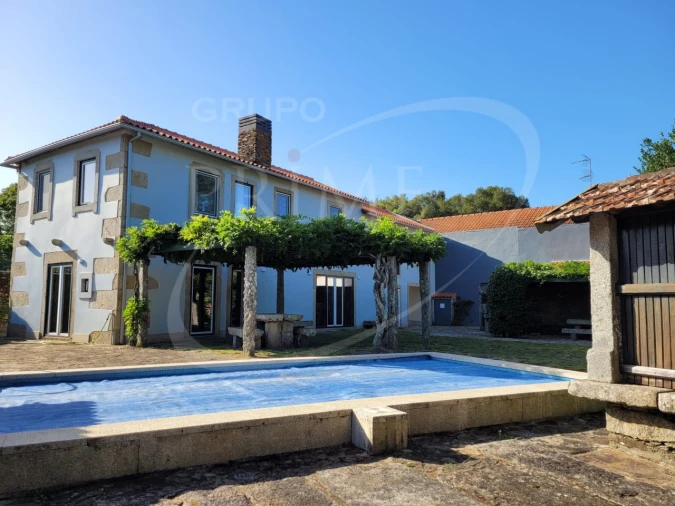 Moradia T4 para Venda em Venade e Azevedo Foto 1