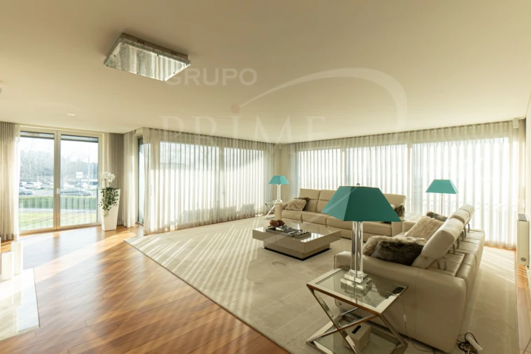 Apartamento T5 para Venda em Matosinhos e Leça da Palmeira Foto 2