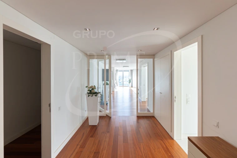 Apartamento T5 para Venda em Matosinhos e Leça da Palmeira Foto 7