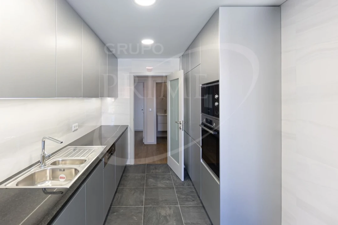 Apartamento T3 para Venda em Cedofeita, Santo Ildefonso, Sé, Miragaia, São Nicolau e Vitória Foto 7