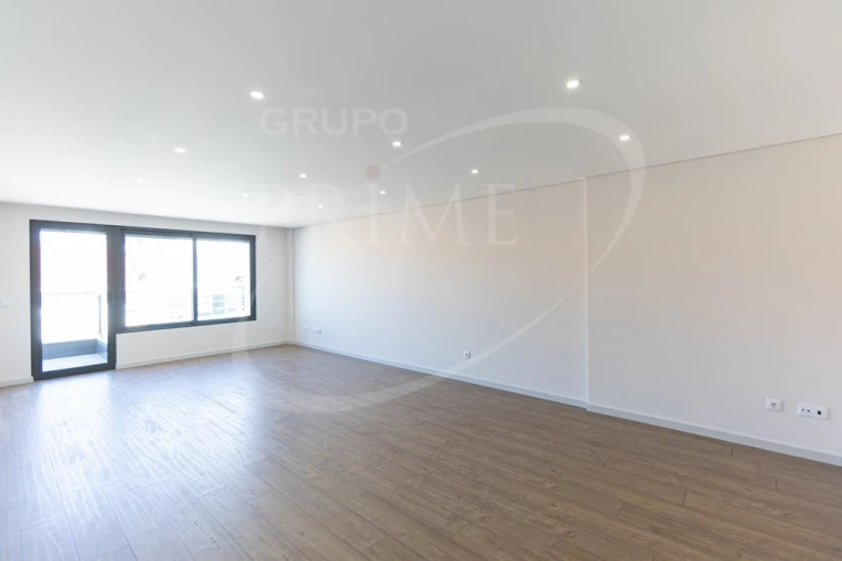 Apartamento T3 para Venda em Cedofeita, Santo Ildefonso, Sé, Miragaia, São Nicolau e Vitória Foto 2
