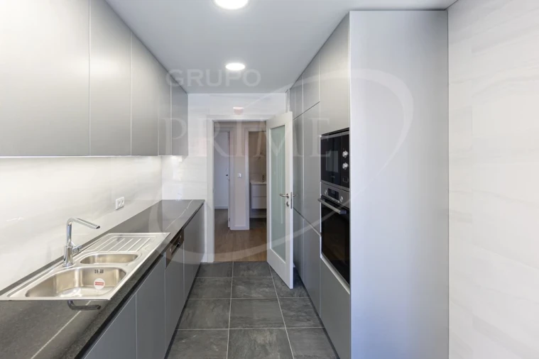 Apartamento T3 para Venda em Cedofeita, Santo Ildefonso, Sé, Miragaia, São Nicolau e Vitória Foto 7