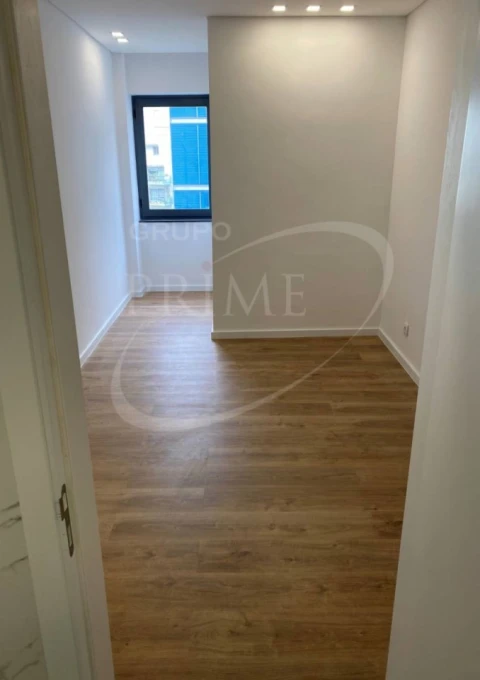 Apartamento T4 para Venda em Cedofeita, Santo Ildefonso, Sé, Miragaia, São Nicolau e Vitória