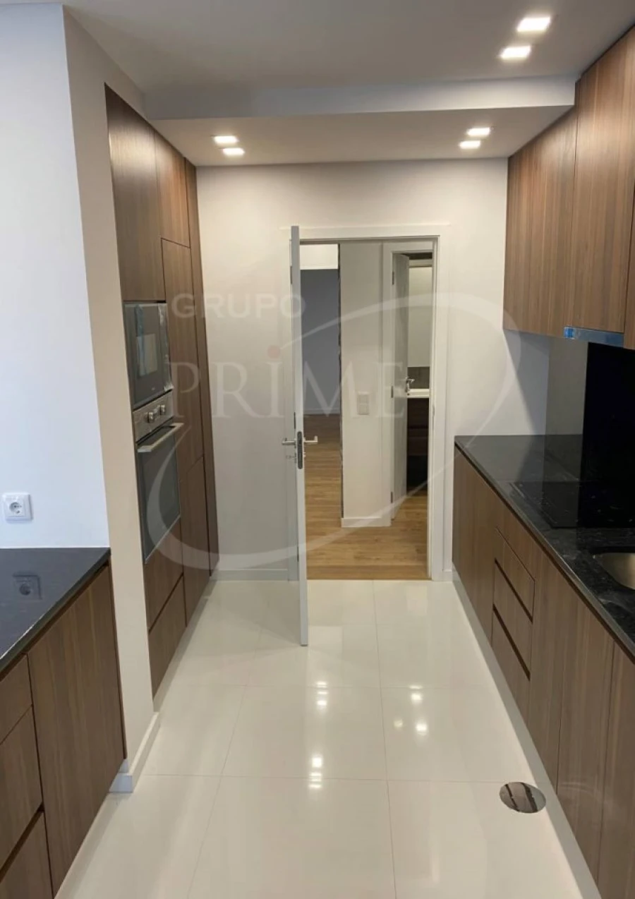 Apartamento T4 para Venda em Cedofeita, Santo Ildefonso, Sé, Miragaia, São Nicolau e Vitória Foto 5