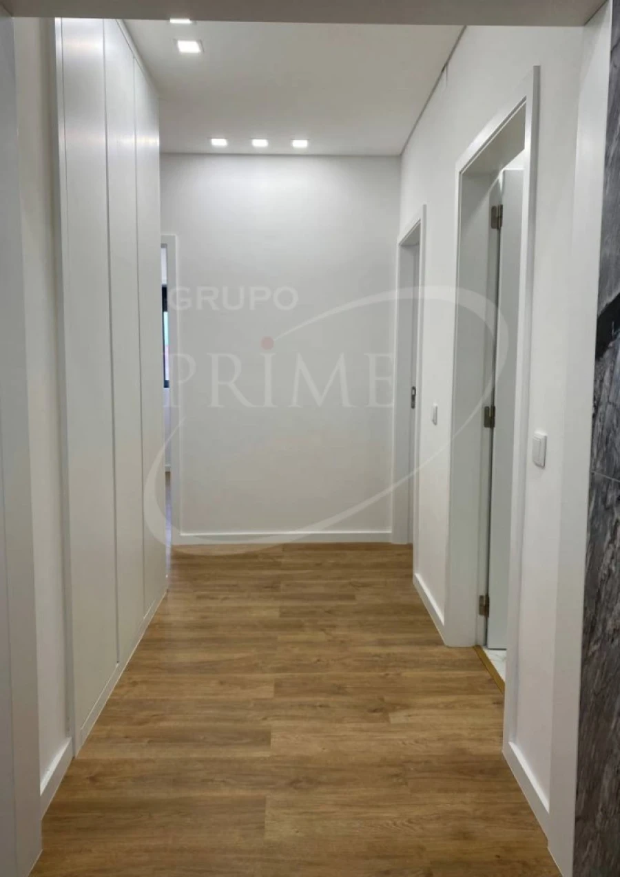 Apartamento T4 para Venda em Cedofeita, Santo Ildefonso, Sé, Miragaia, São Nicolau e Vitória Foto 14