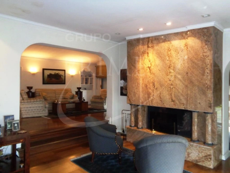 Moradia T5 para Venda em Canelas Foto 11