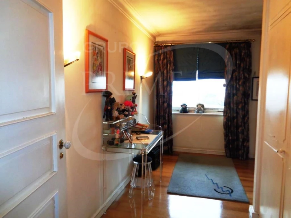 Moradia T5 para Venda em Canelas Foto 20