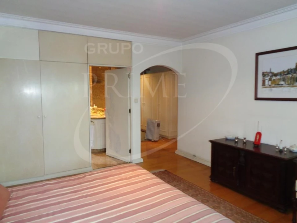 Moradia T5 para Venda em Canelas Foto 23