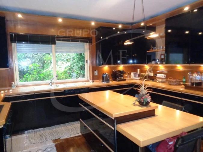 Moradia T5 para Venda em Canelas Foto 17