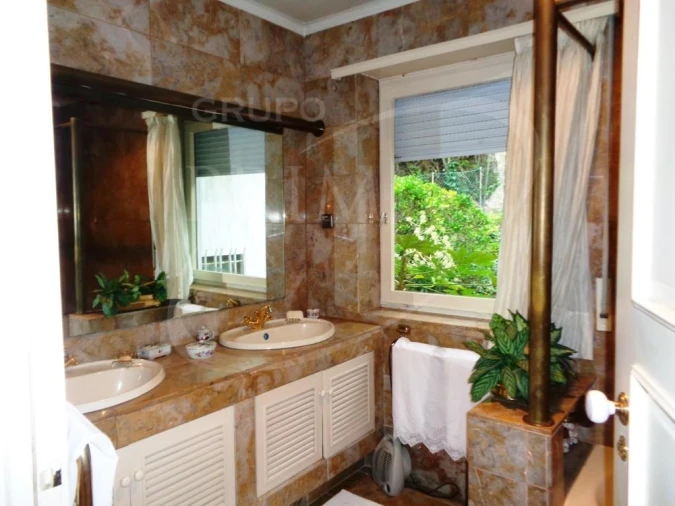 Moradia T5 para Venda em Canelas Foto 21