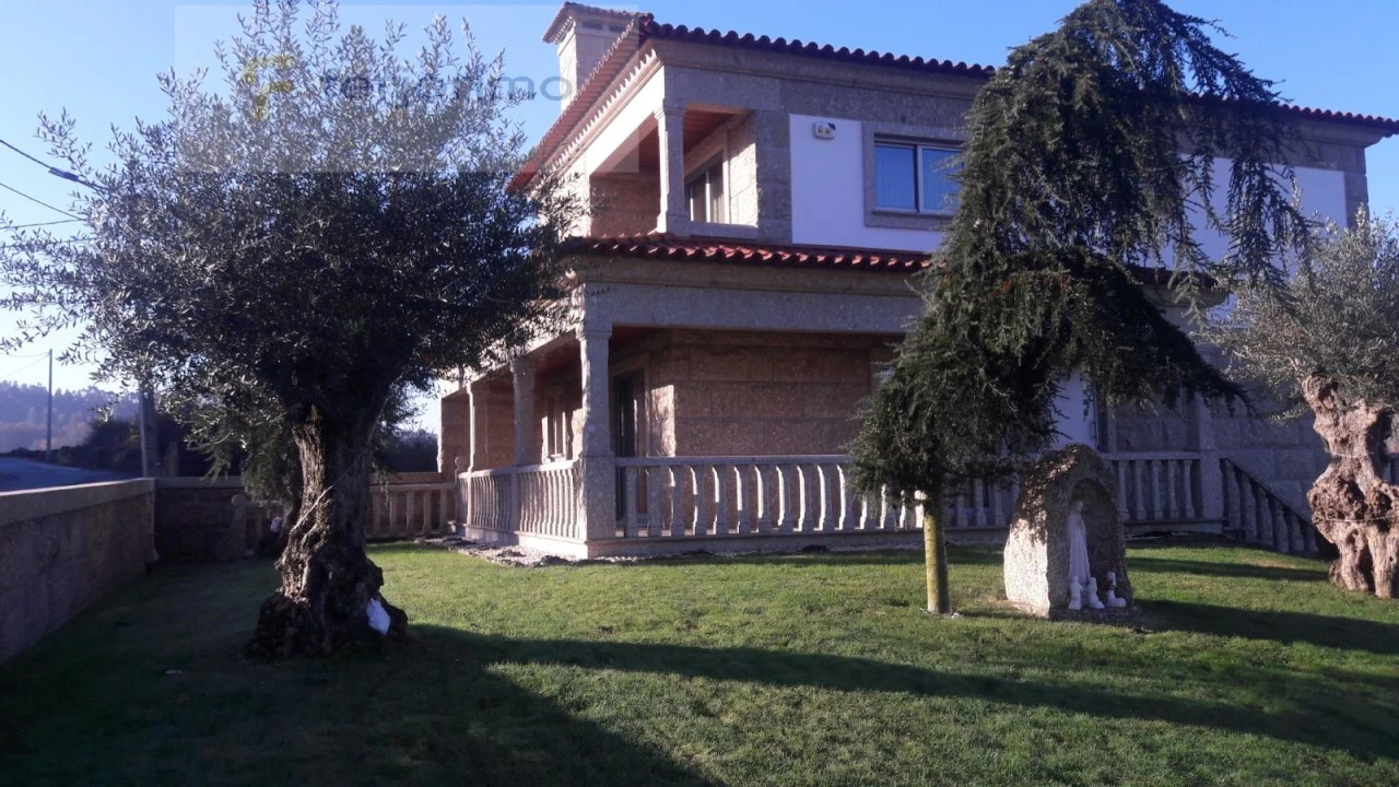 Moradia T4 para Venda em Prazins (Santa Eufemia) Foto 2