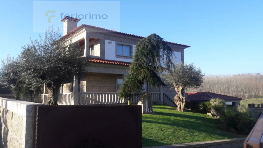 Moradia T4 para Venda em Prazins (Santa Eufemia)