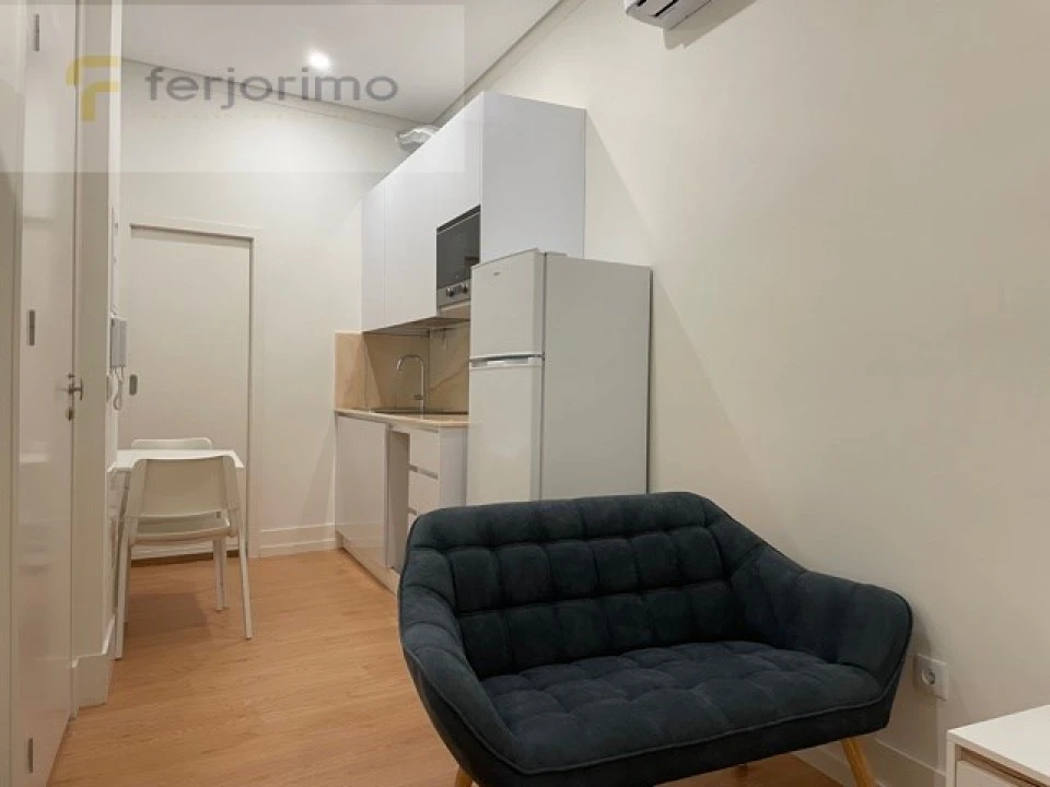 Prédio para Venda em Oliveira, São Paio e São Sebastião Foto 3