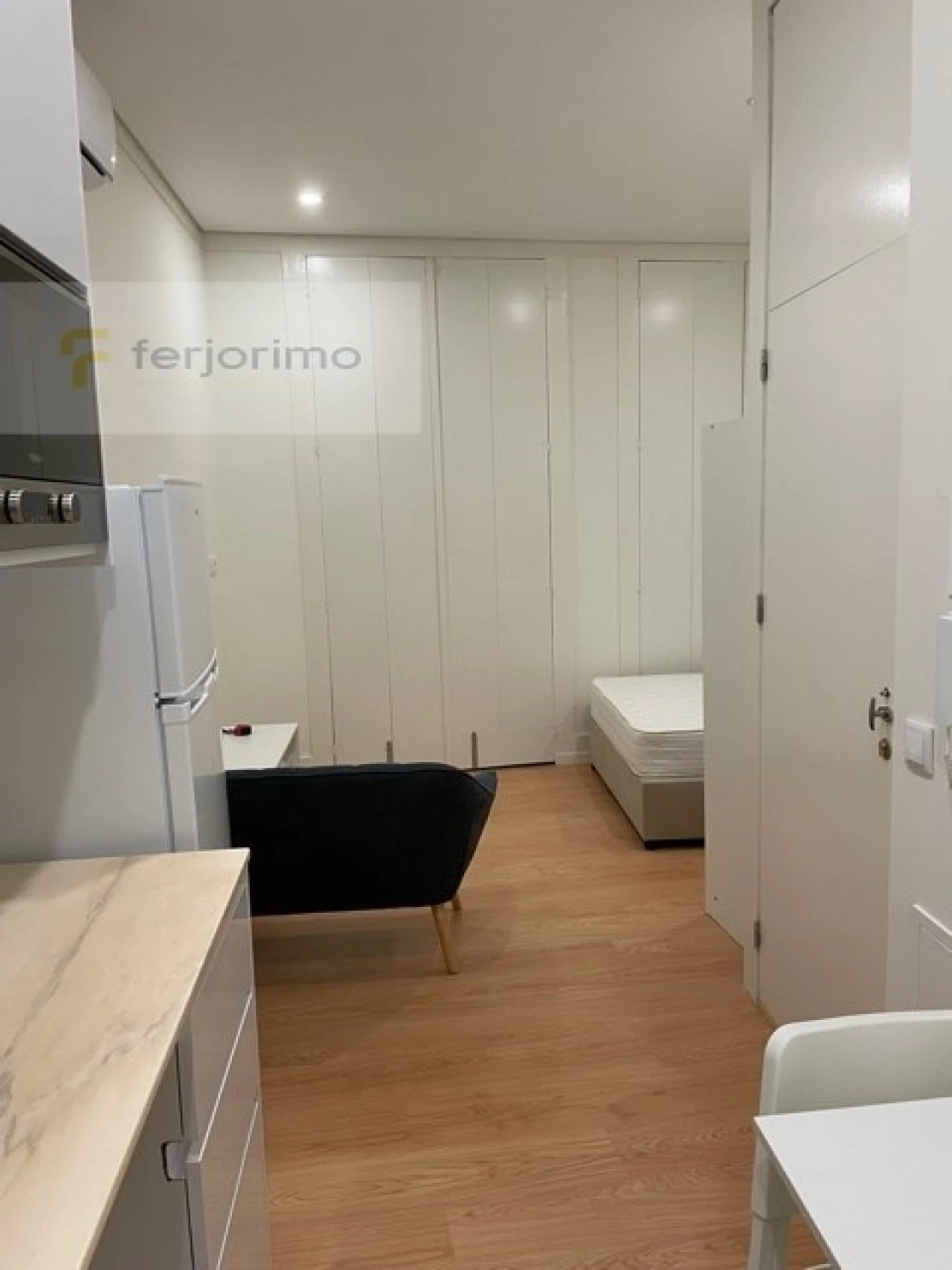 Prédio para Venda em Oliveira, São Paio e São Sebastião Foto 7