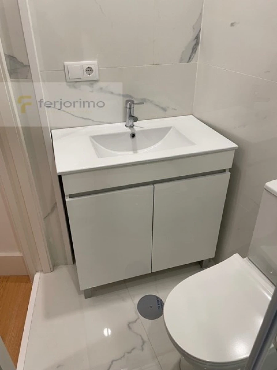 Prédio para Venda em Oliveira, São Paio e São Sebastião Foto 6