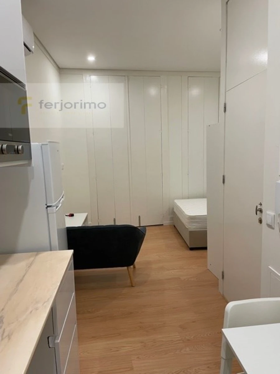 Prédio para Venda em Oliveira, São Paio e São Sebastião Foto 7