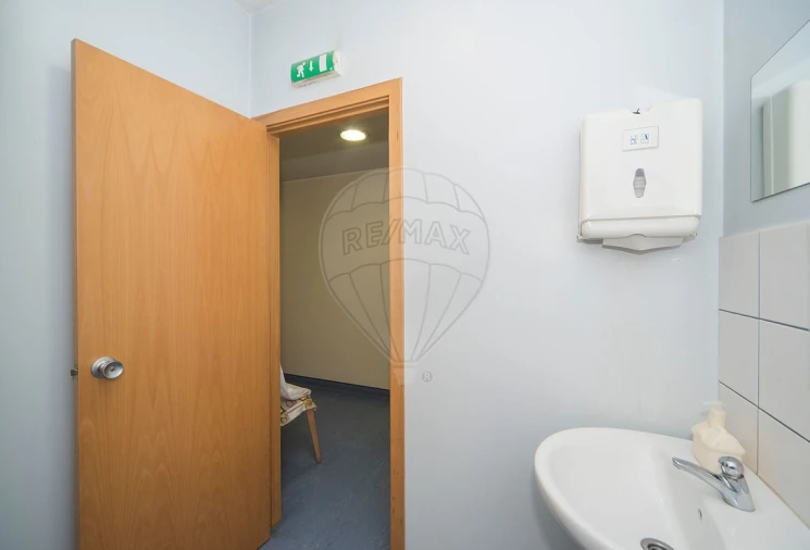 Negócio para Venda em Queluz e Belas Foto 17