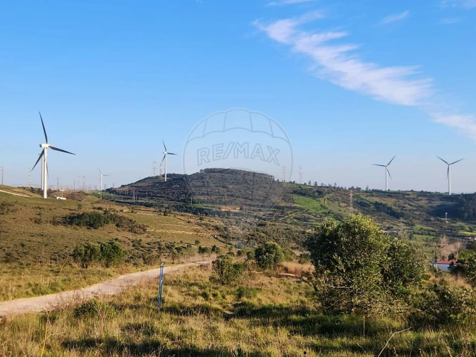 Terreno para Venda em Fanhões Foto 3