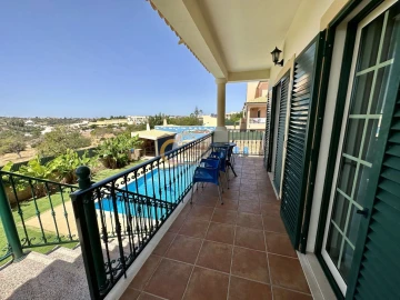 Moradia T8 para Venda em Albufeira e Olhos de Água